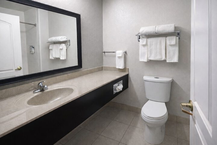 Room 10 of 81