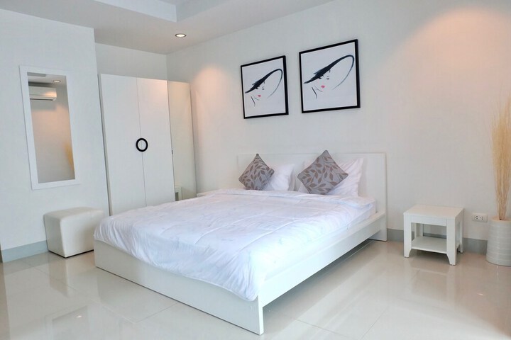 Room 11 of 52