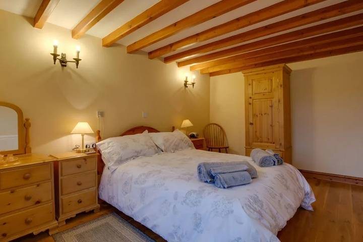 Room 3 of 6