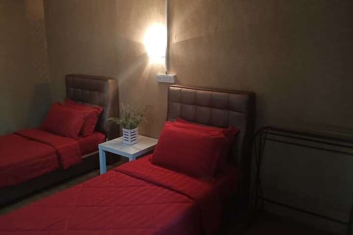 Room 12 of 41