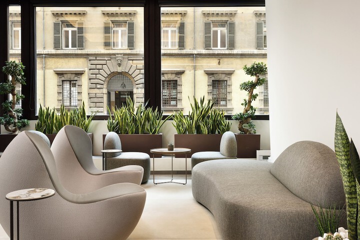 Entrance & Lobby