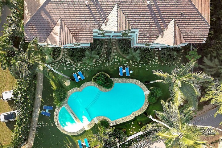 Hotel 53 of 55