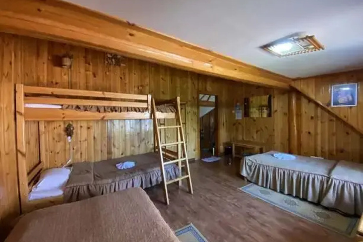 Room 3 of 9