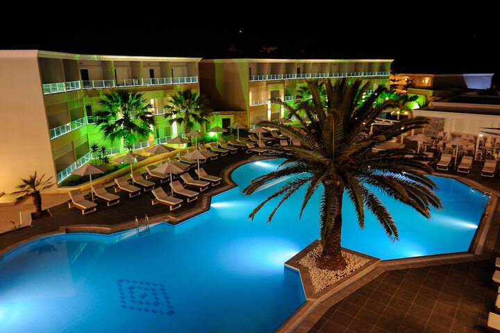 Pool 75 of 161