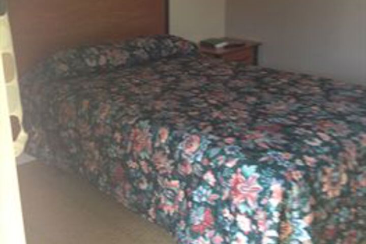 Room 5 of 11