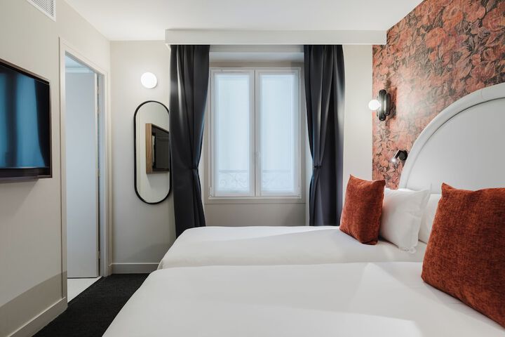Room 34 of 84