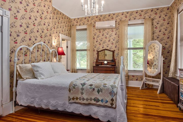 Room 16 of 75