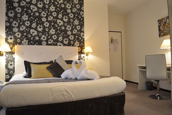 Room 12 of 74