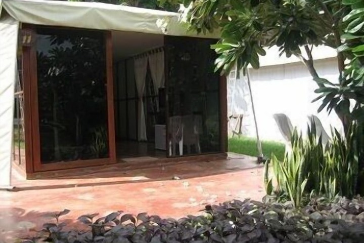 Property Grounds 30 of 51