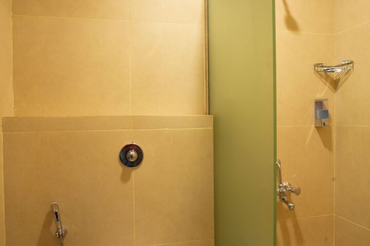 Room 17 of 35