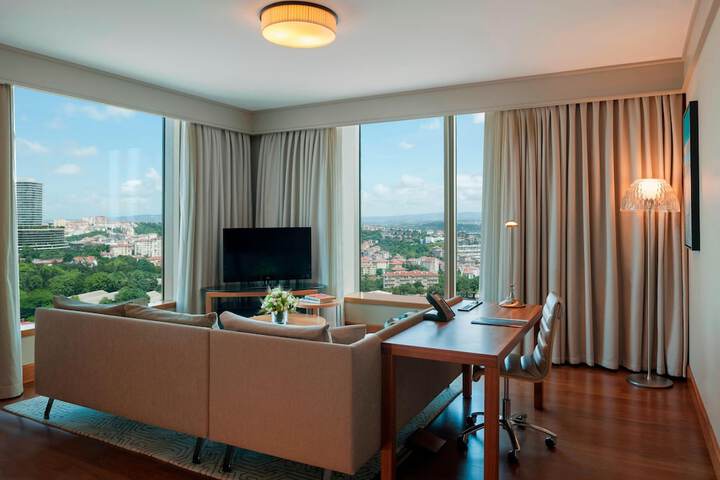 Room 32 of 123