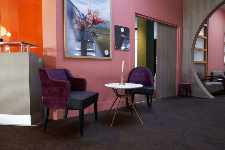 Entrance & Lobby