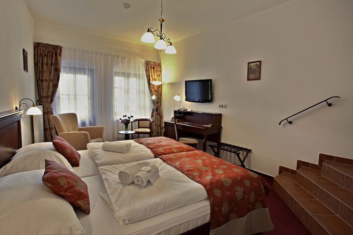 Room 9 of 43