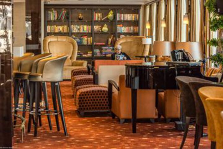 Lounge 60 of 80