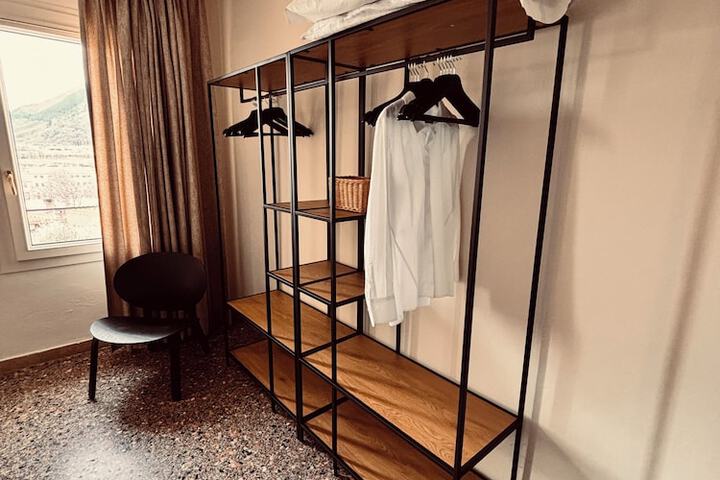 Room 11 of 22