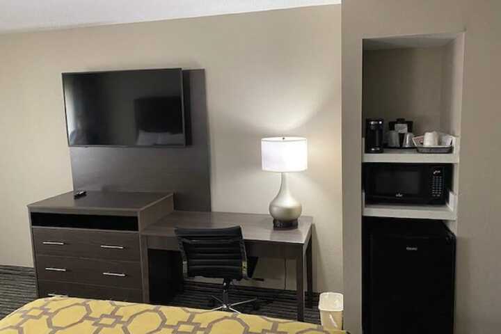Room 11 of 23