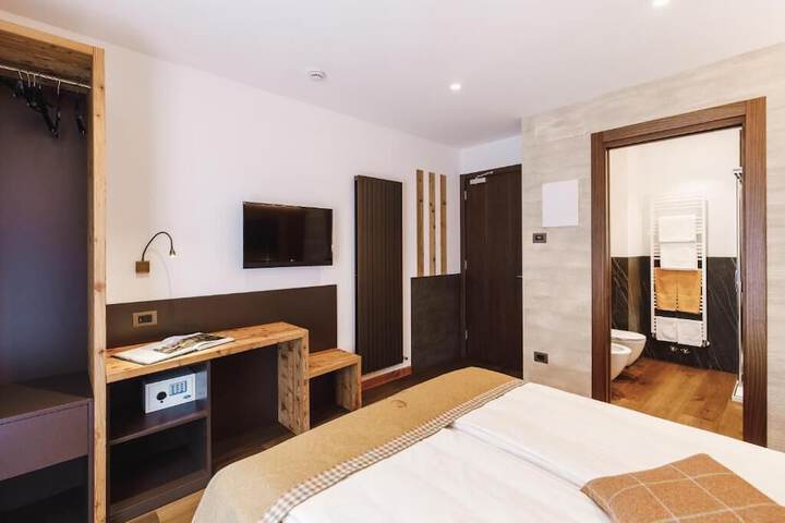 Room 6 of 22