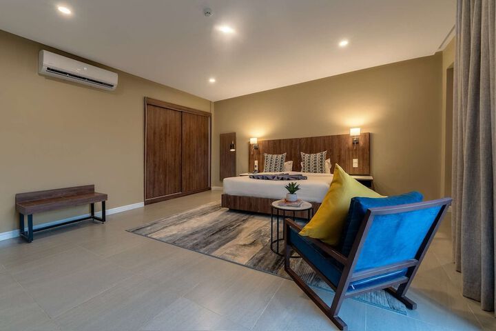 Room 6 of 25