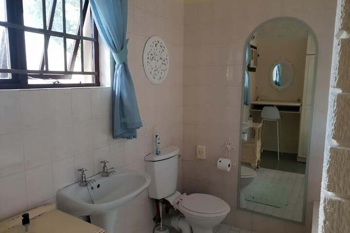 Room 26 of 47