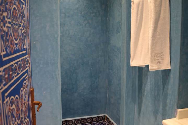 Room 30 of 65