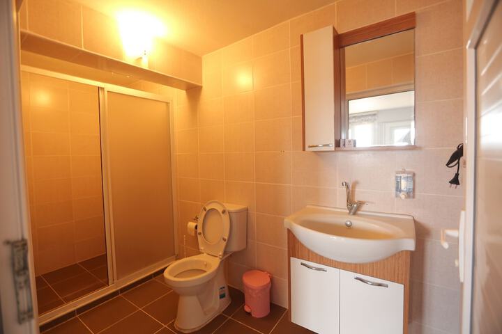 Room 14 of 34