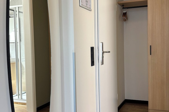 Room 34 of 72
