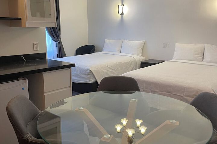 Room 9 of 36