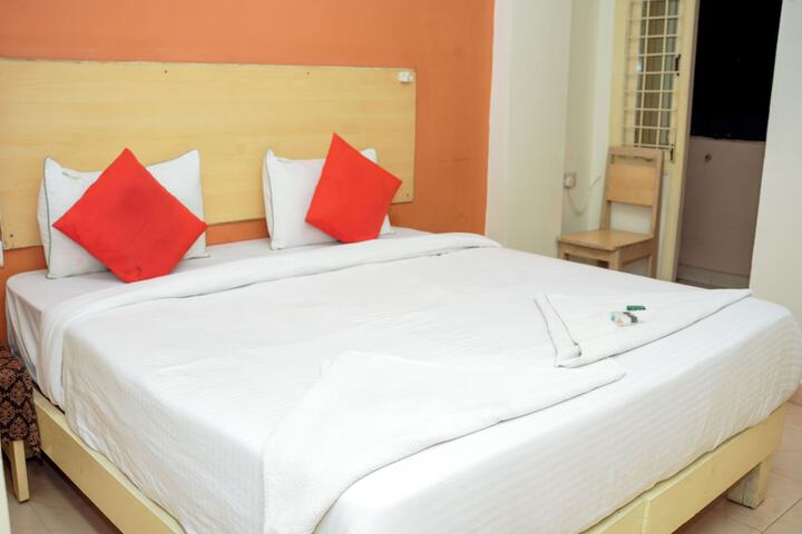 Room 2 of 9