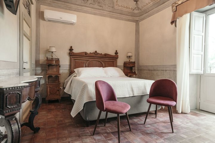 Room 16 of 38