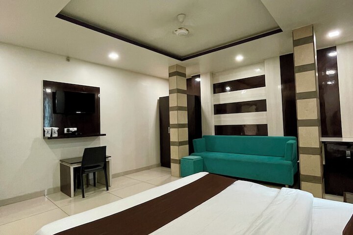 Room 15 of 53