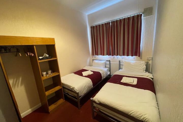 Room 8 of 22