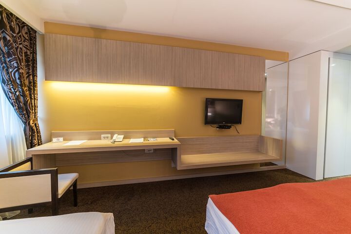 Room 58 of 103