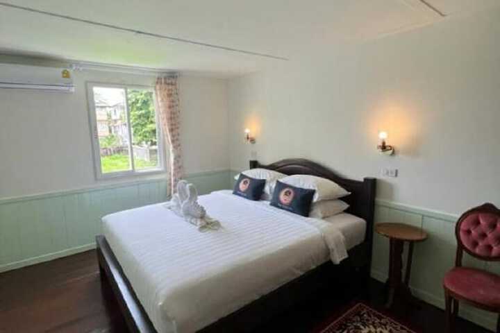 Room 4 of 41