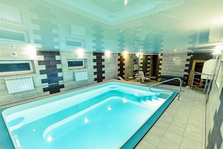 Pool 51 of 60