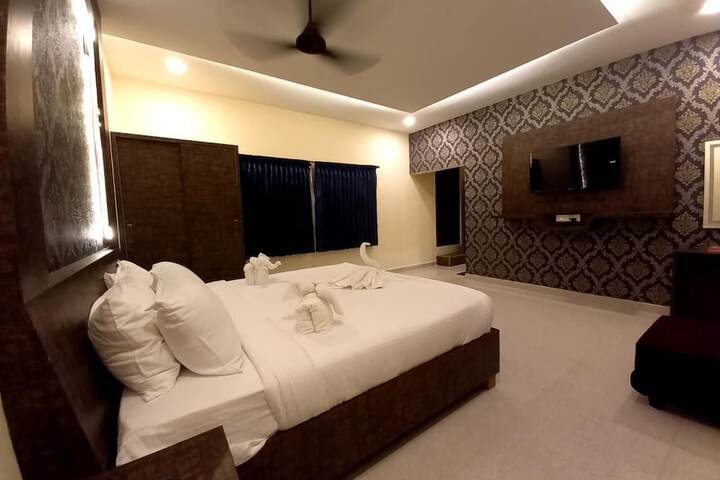 Room 3 of 54