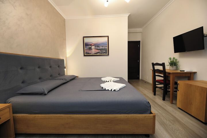 Room 16 of 99