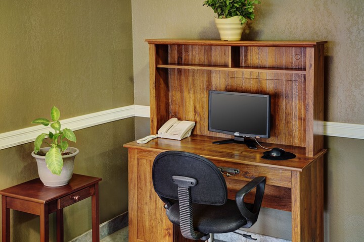 Business Center 70 of 76