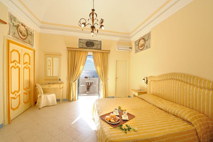 Room 5 of 37