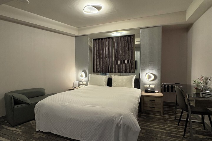 Room 22 of 74