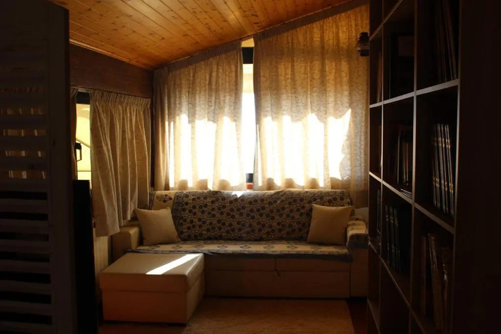 Room 4 of 19