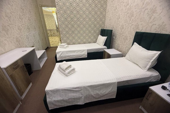Room 33 of 107