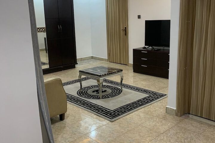 Room 11 of 23