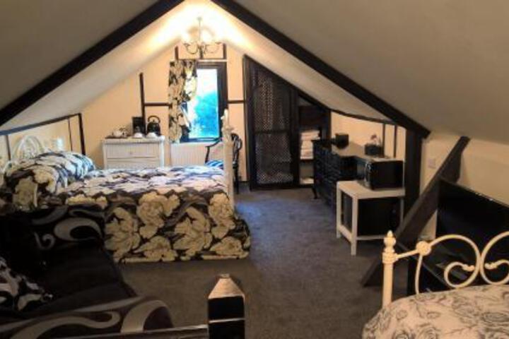 Room 8 of 13