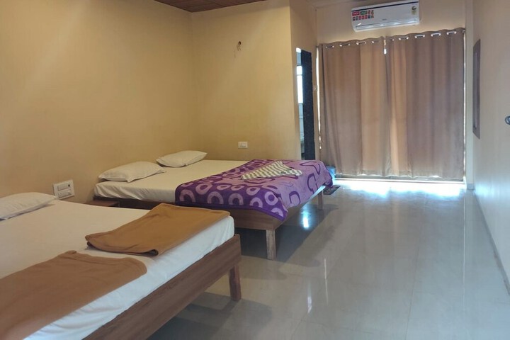 Room 9 of 23