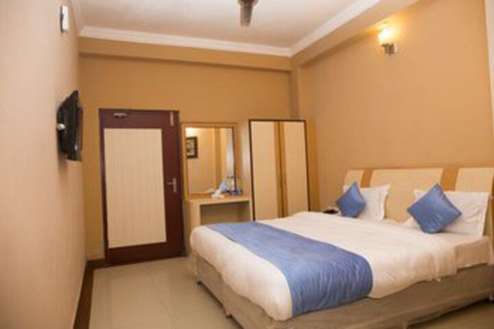 Room 10 of 21