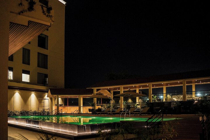 Pool 38 of 70