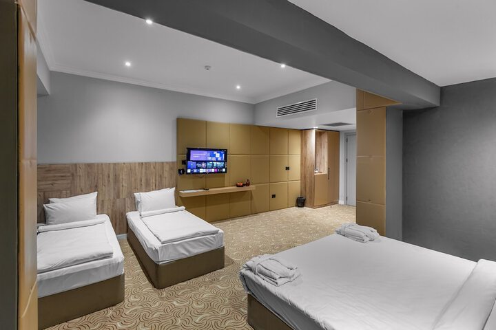 Room 21 of 173