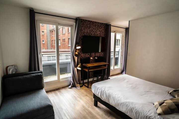 Room 18 of 64