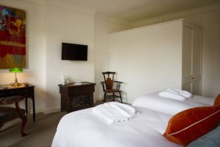 Room 28 of 71