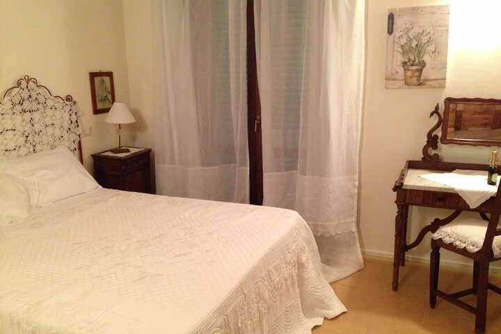 Room 6 of 36